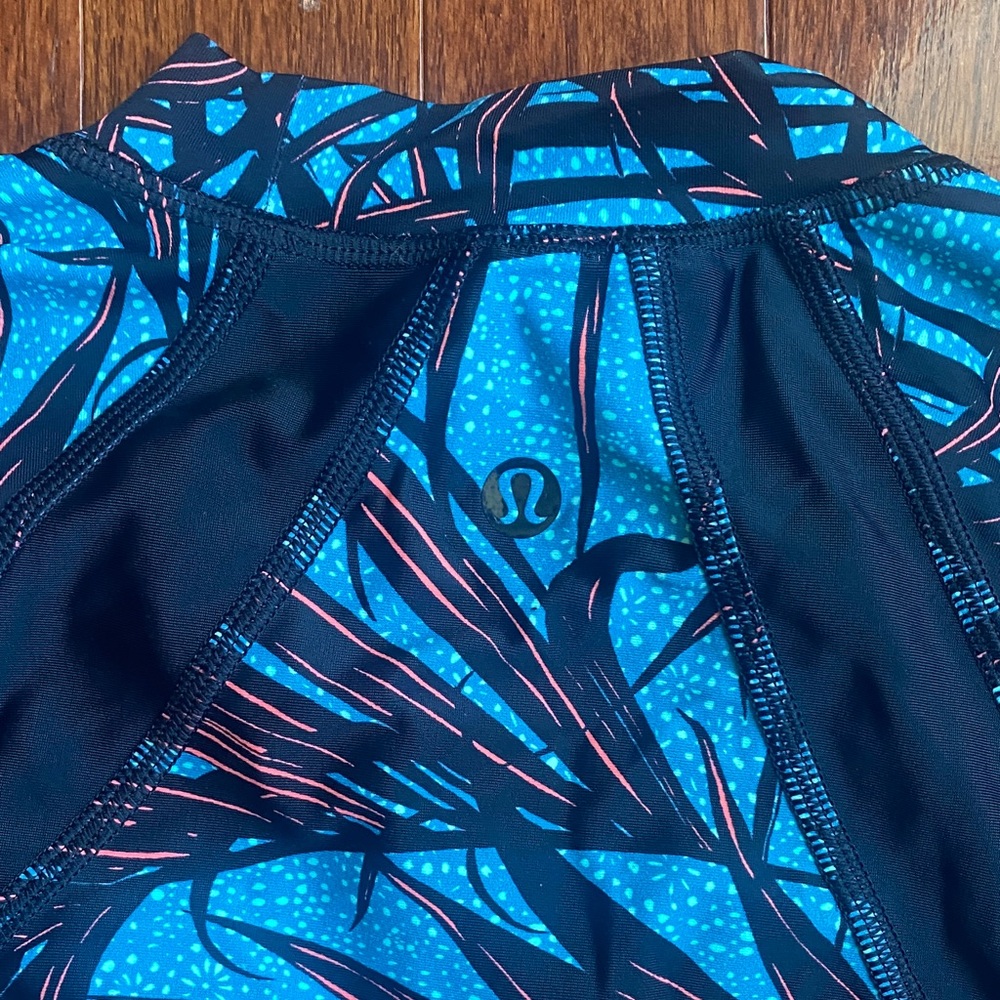 Lululemon Suns Out Rash Guard - Picture 2 of 6